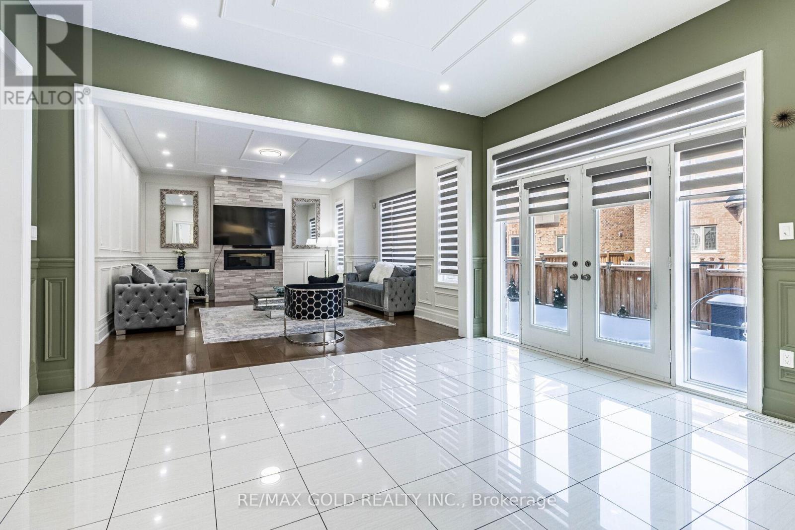 28 CLOVERHAVEN ROAD - 24