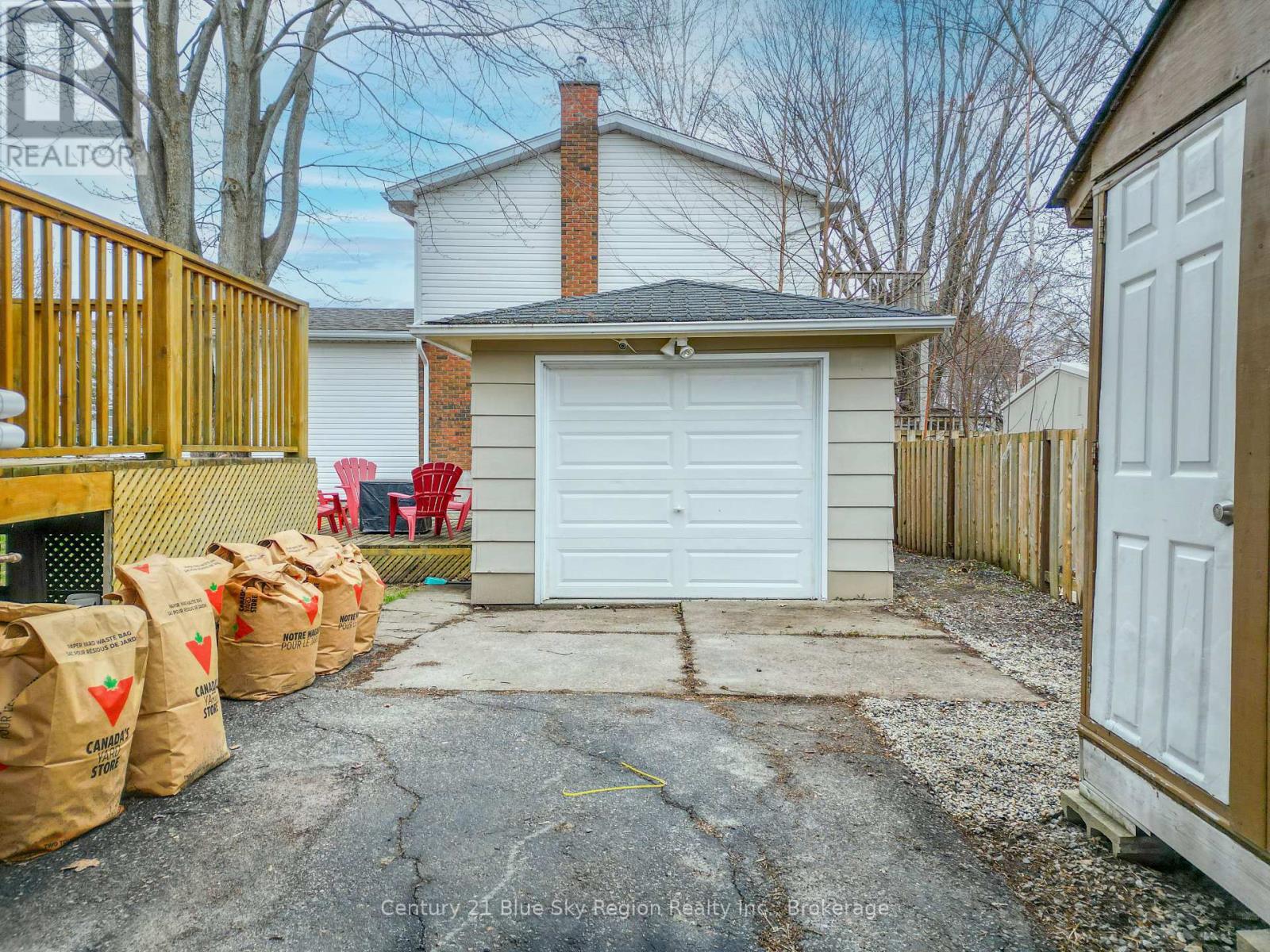 25 ROWE AVENUE - 10