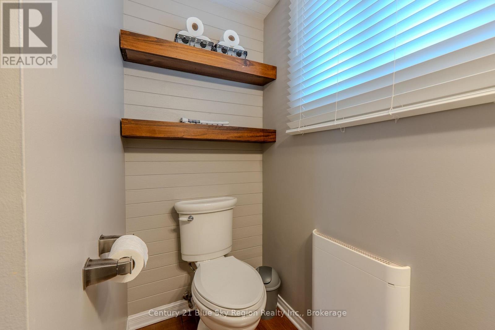 25 ROWE AVENUE - 32