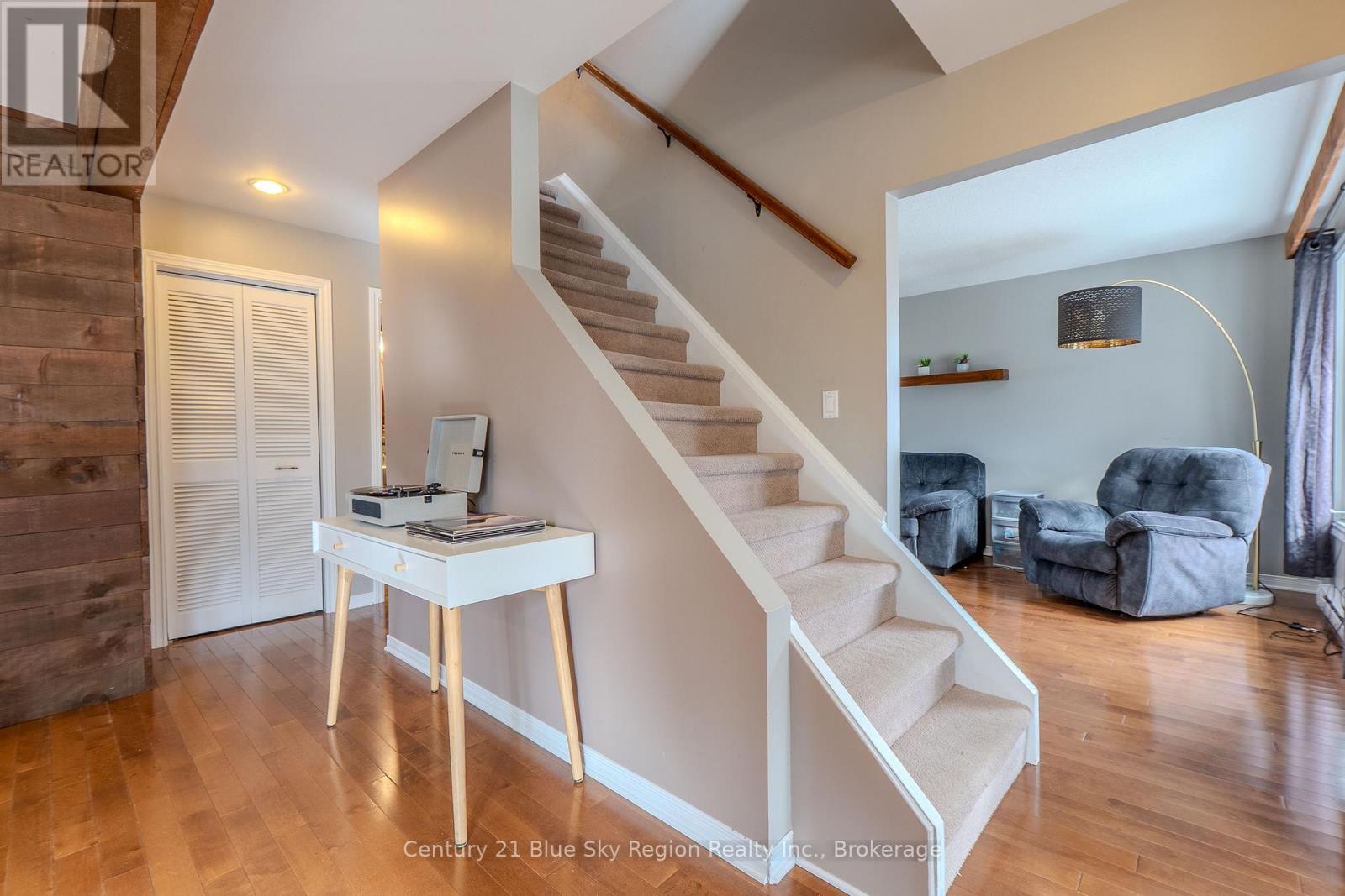 25 ROWE AVENUE - 33