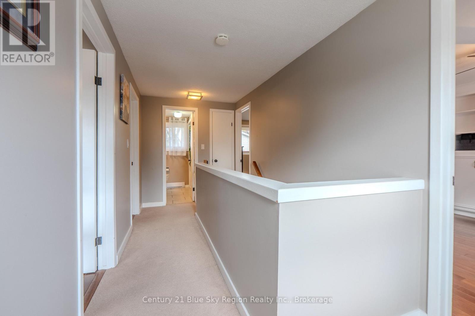 25 ROWE AVENUE - 34