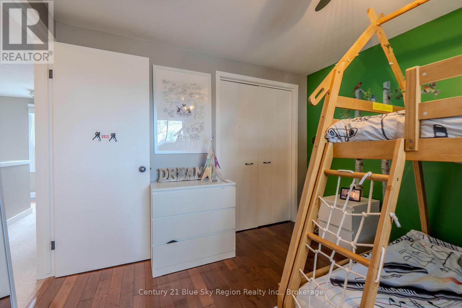 25 ROWE AVENUE - 40