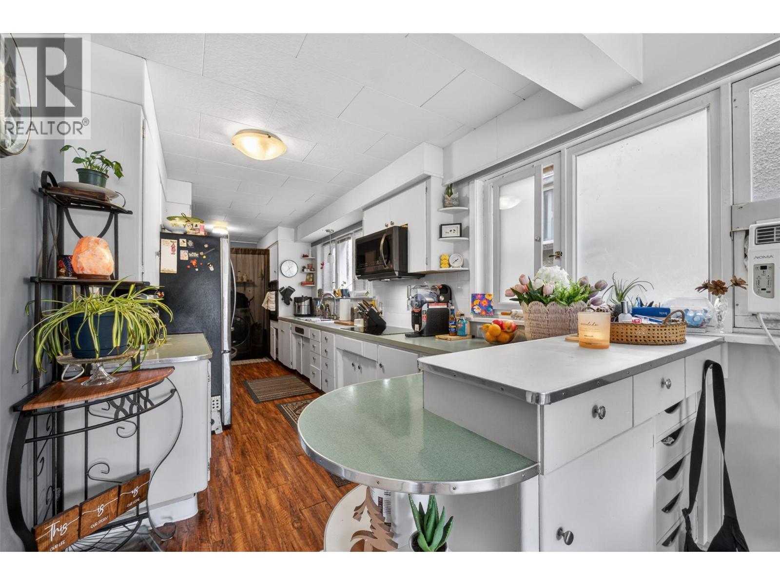  81 Hudson Avenue Northeast, Salmon Arm