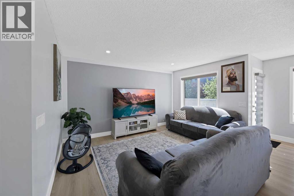 218 Saddlefield Place NE — photo 12