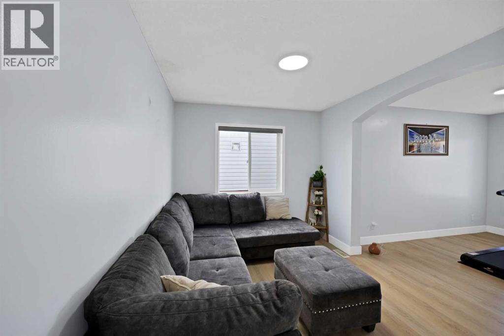 218 Saddlefield Place NE — photo 8
