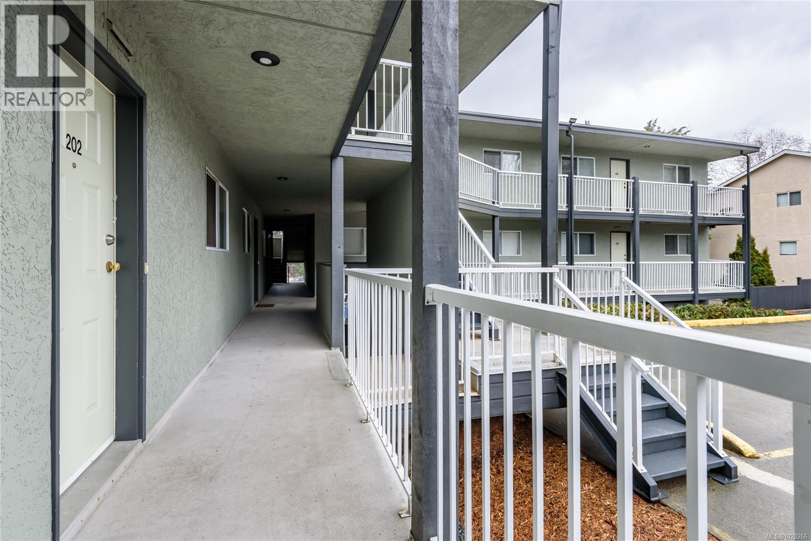 #202 123 Back Rd - 28