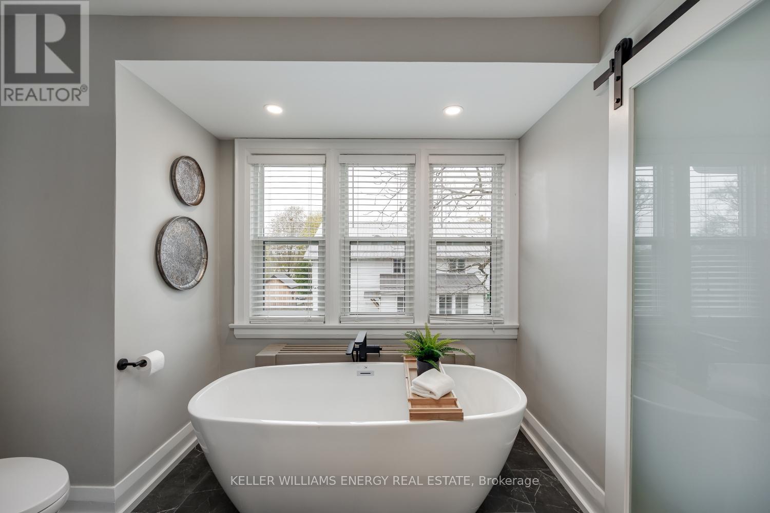 239 PERRY STREET - 28