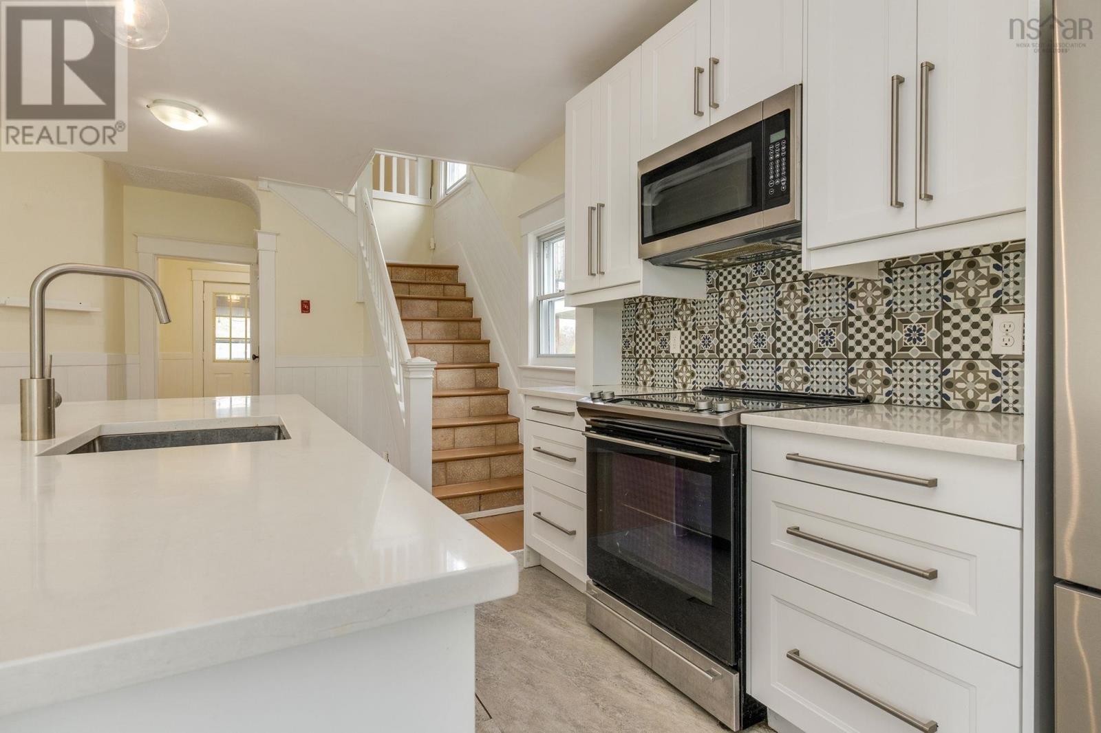 Property 20 of 49 of 206 Pleasant Street