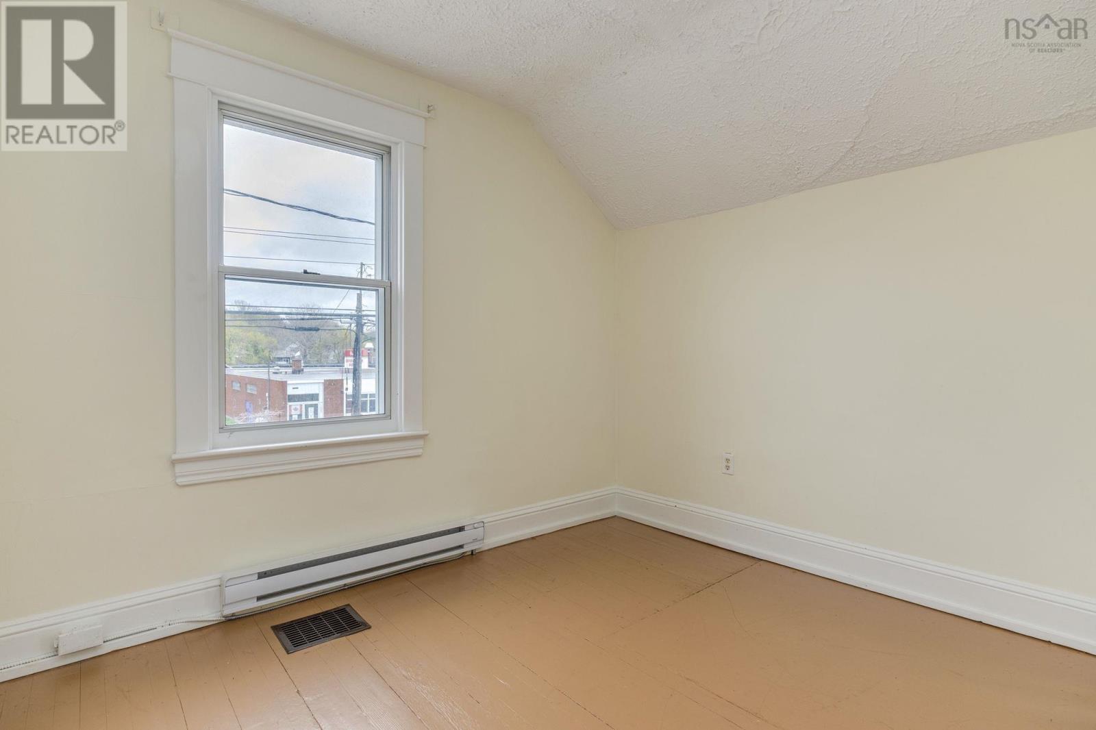 Property 33 of 49 of 206 Pleasant Street