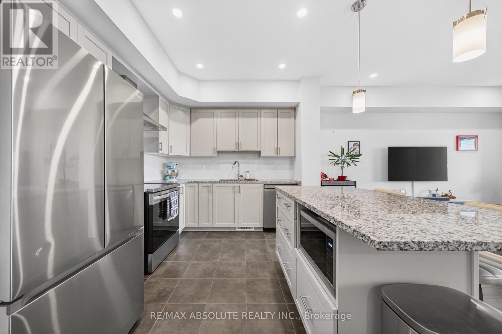 32 VERGLAS LANE - 14