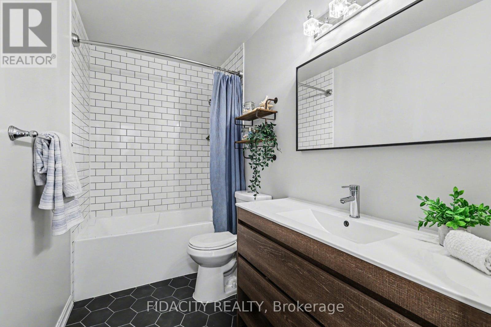 266 CLIFFORD CAMPBELL STREET - 20