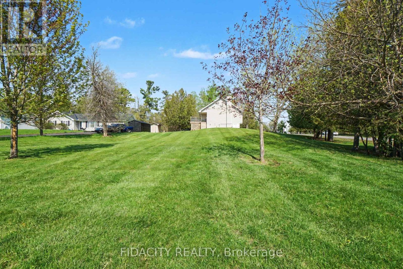 266 CLIFFORD CAMPBELL STREET - 32