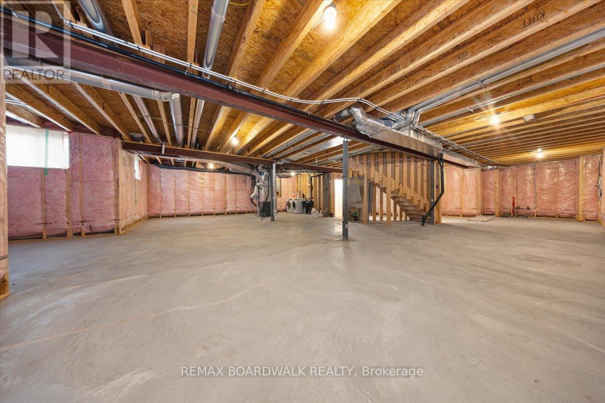 333 HALIBURTON HEIGHTS - 46