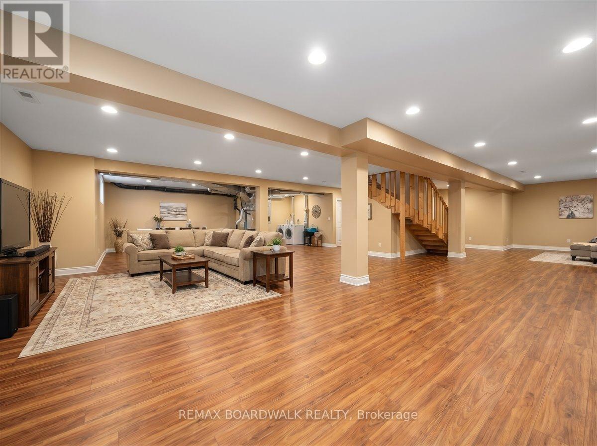 333 HALIBURTON HEIGHTS - 47