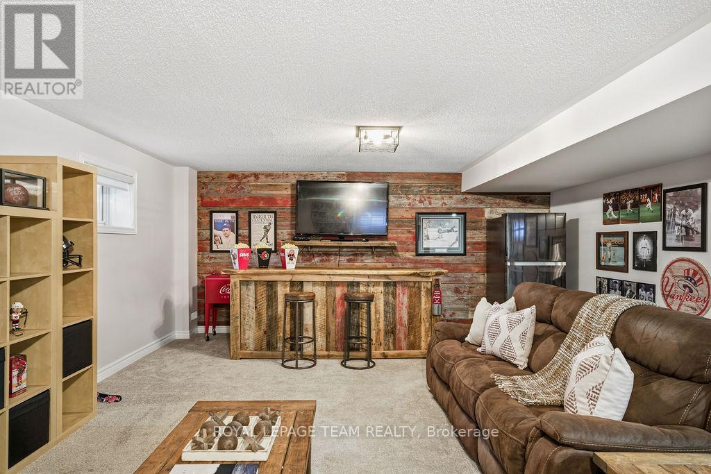 91 CANTLE CRESCENT - 39