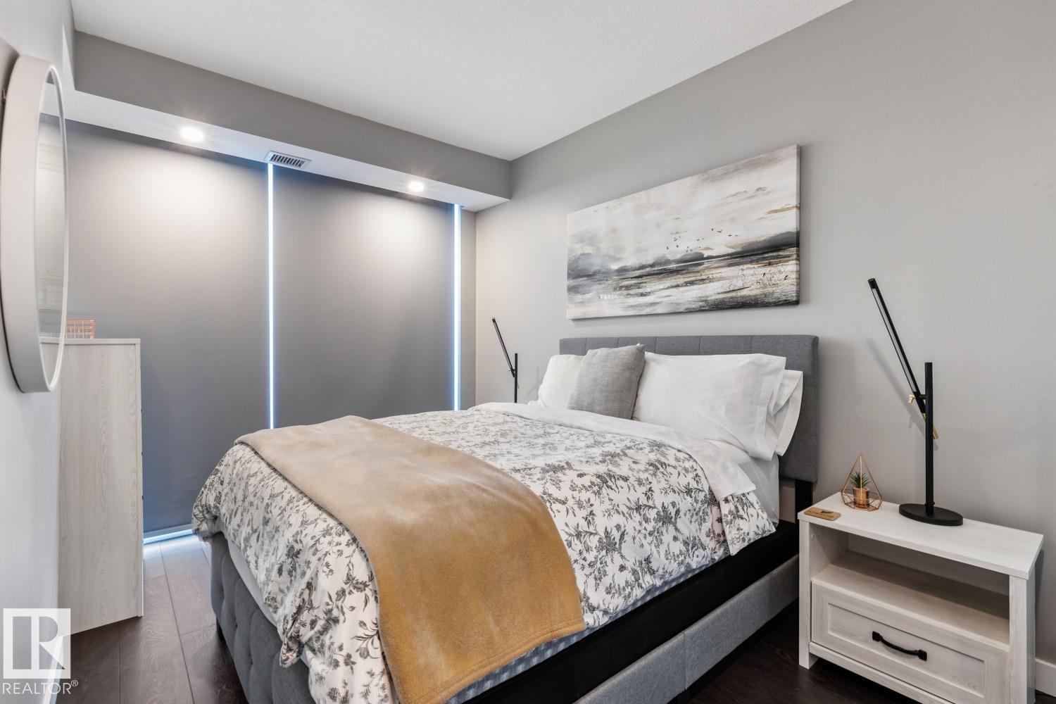 #3302 10180 103 ST NW - 14