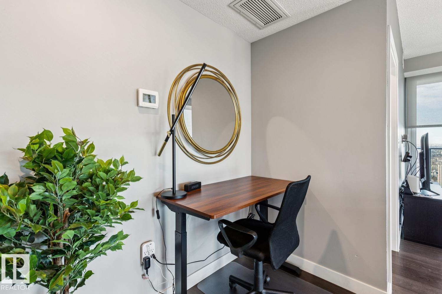 #3302 10180 103 ST NW - 9