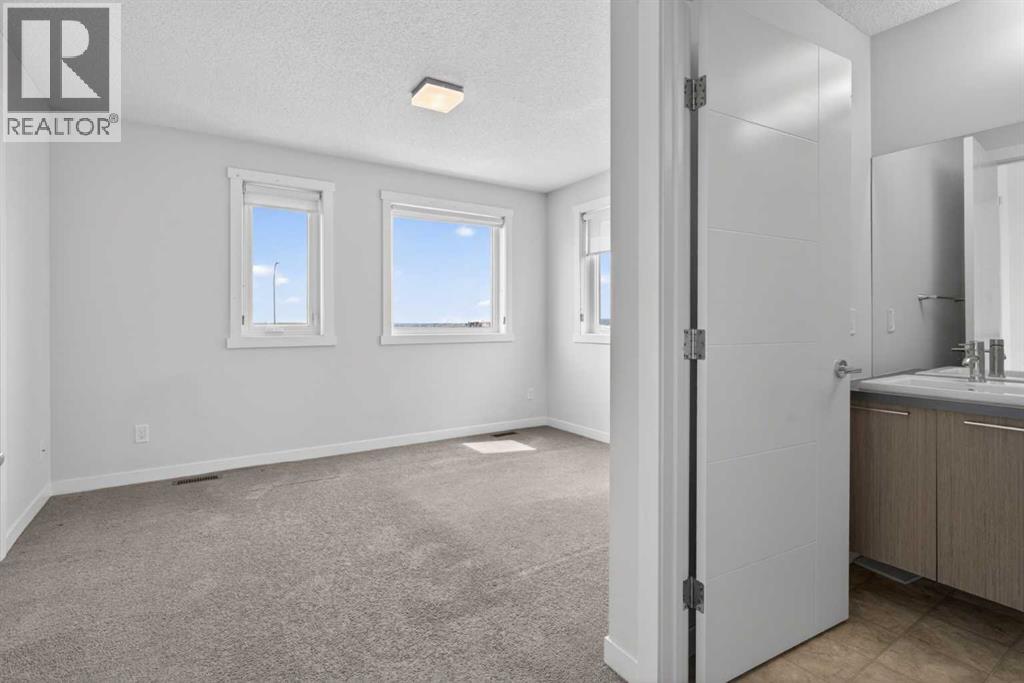#901 218 Sherwood Square NW - 35