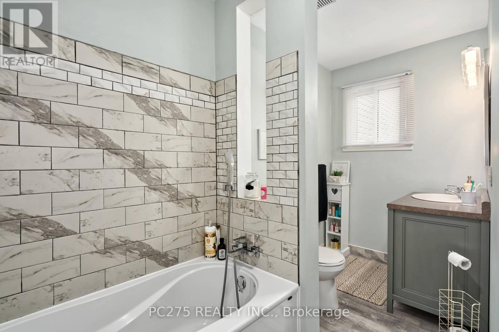 #24 301 CARLOW ROAD - 17