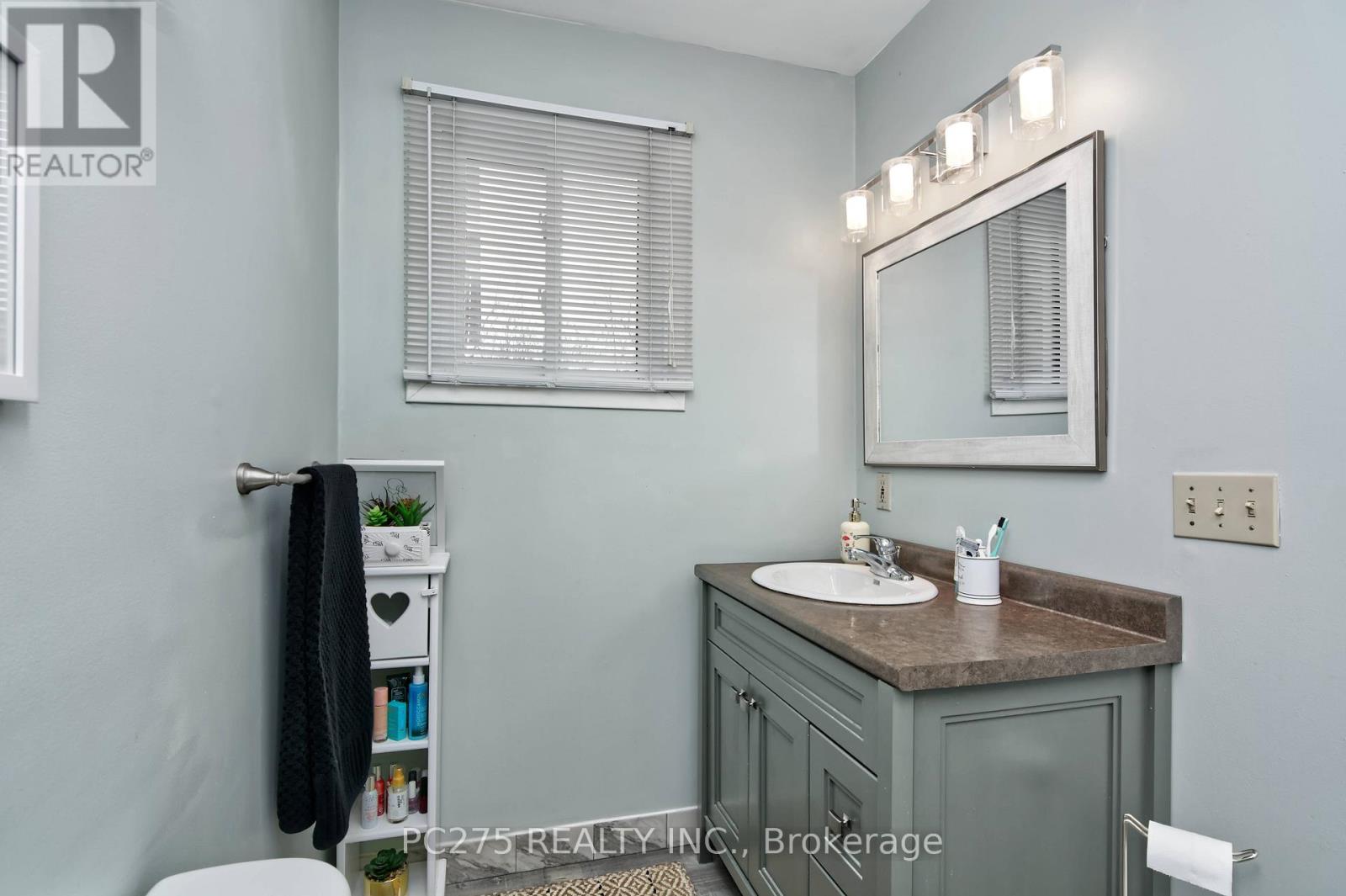 #24 301 CARLOW ROAD - 18