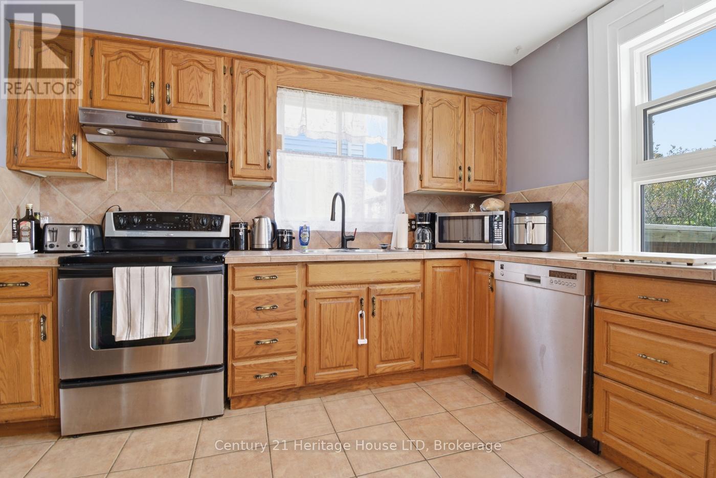 6864 SUNRISE COURT - 12