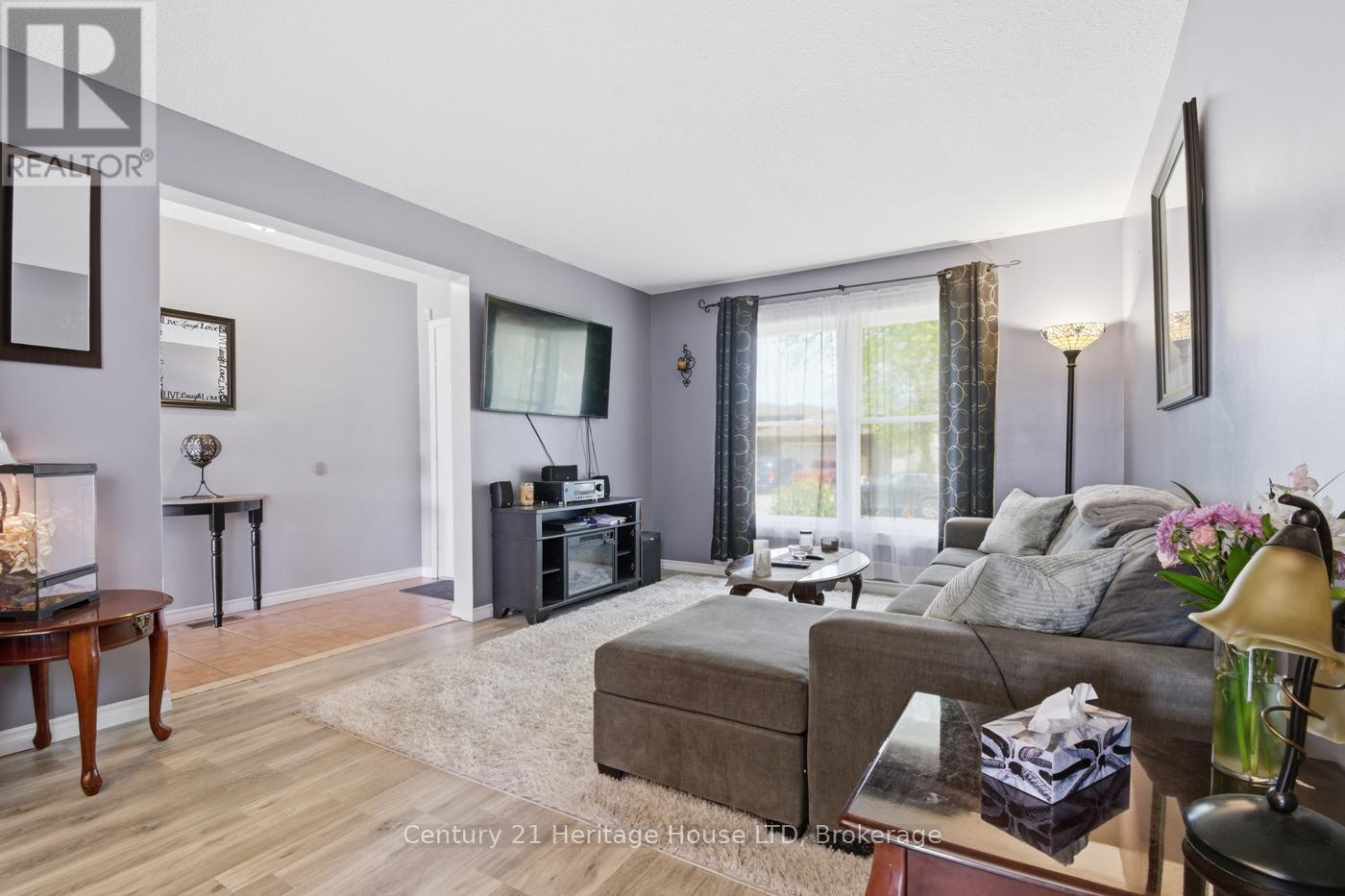 6864 SUNRISE COURT - 8