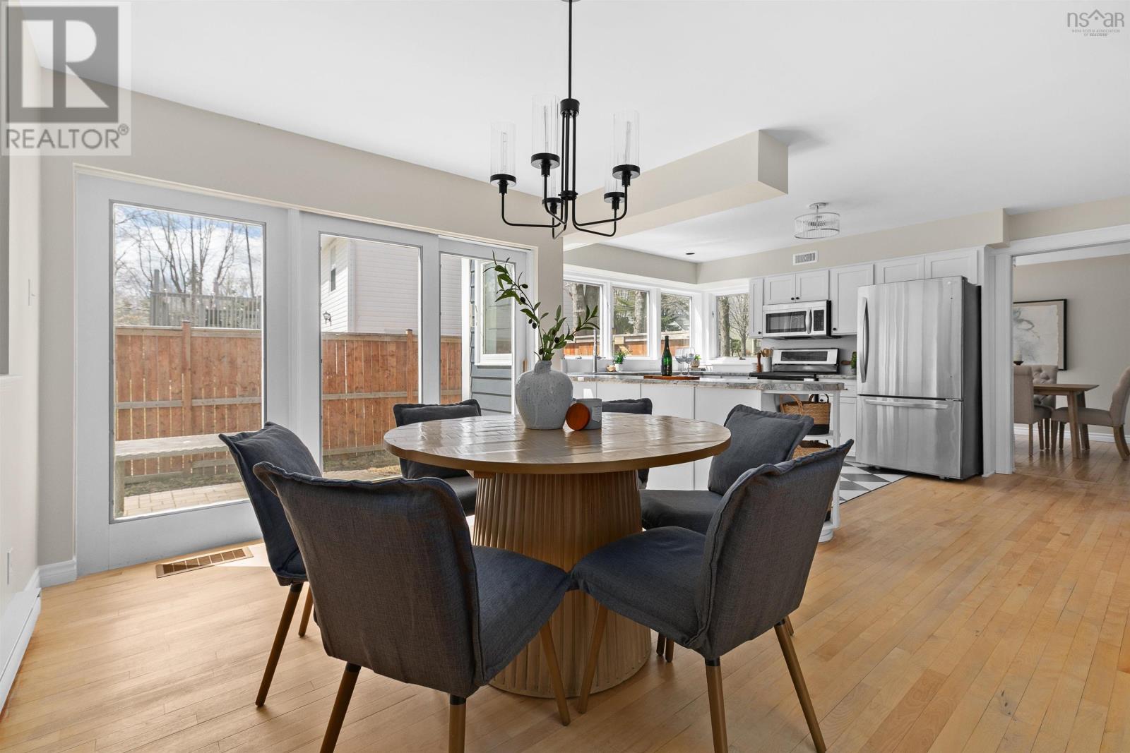 Property 24 of 50 of 140 Pinecrest Boulevard