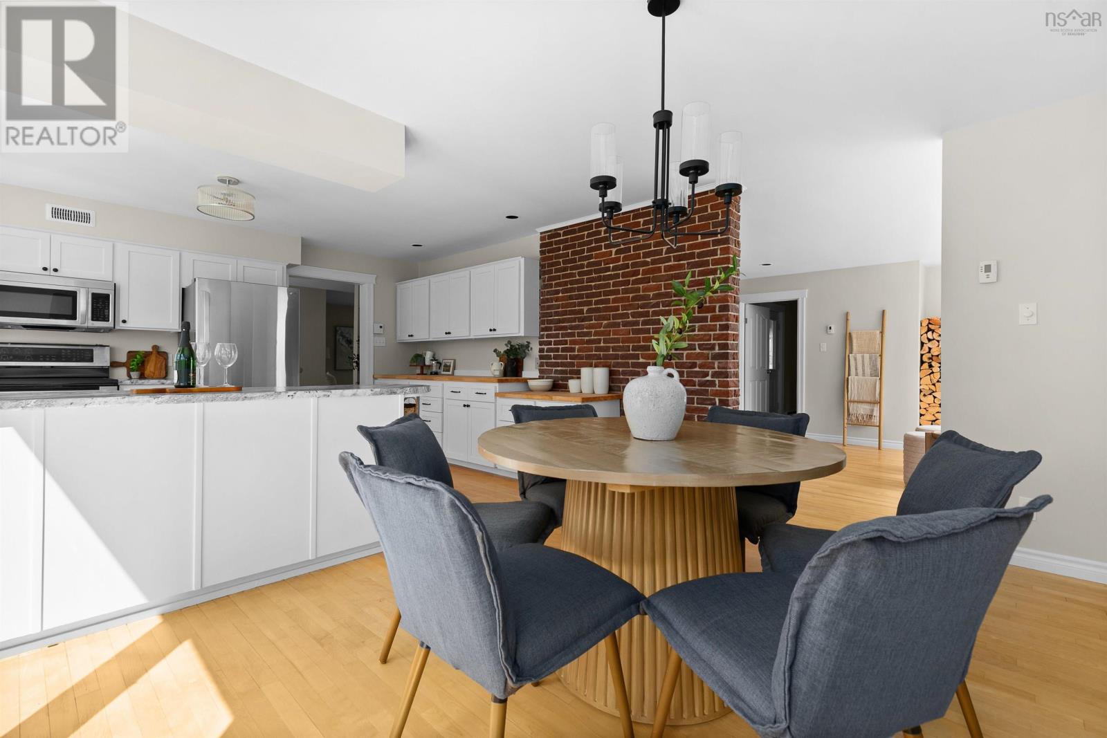 Property 37 of 50 of 140 Pinecrest Boulevard