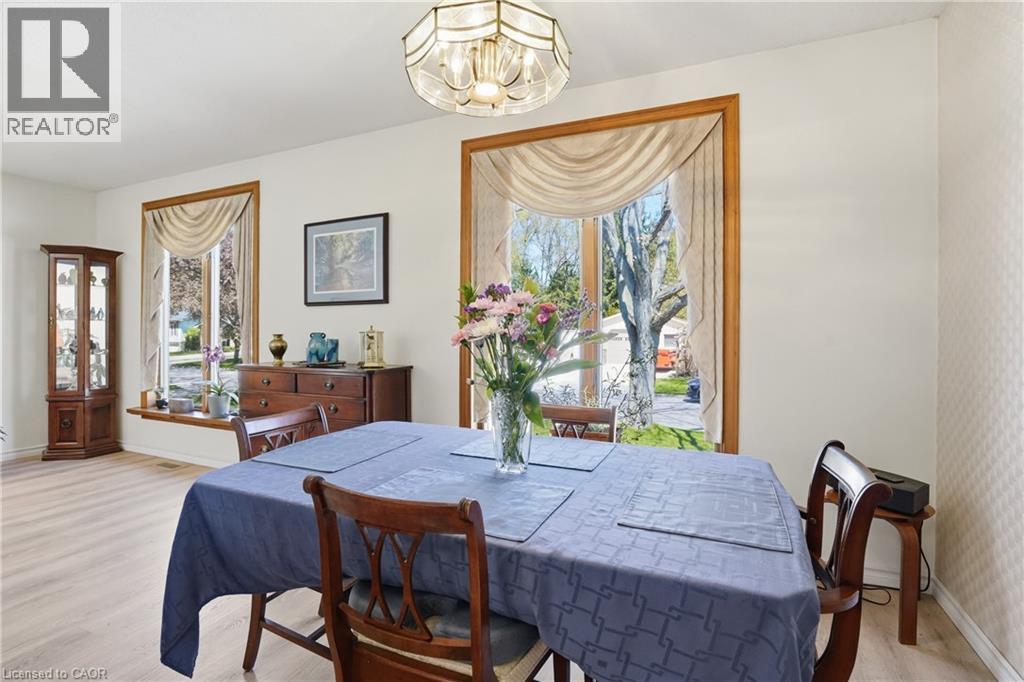 13 FALLINGBROOK Drive - 7