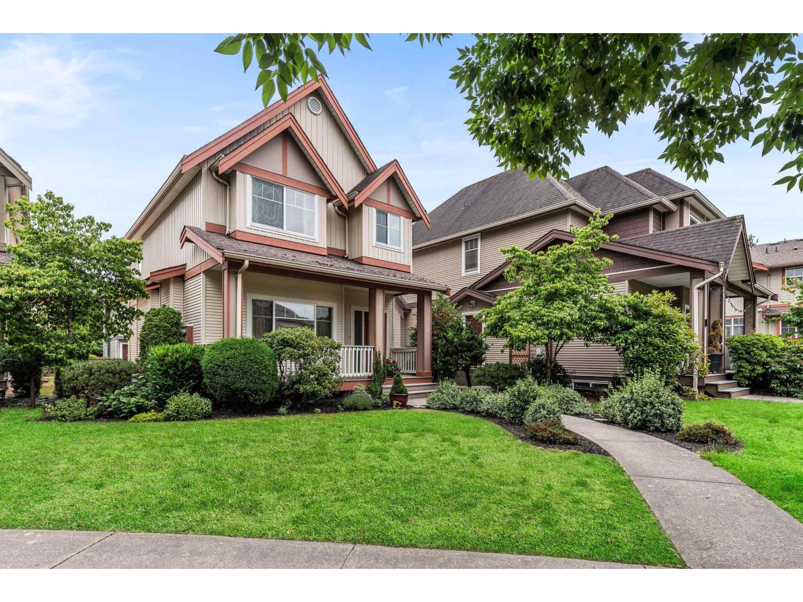 3 45450 SHAWNIGAN Crescent - main photo