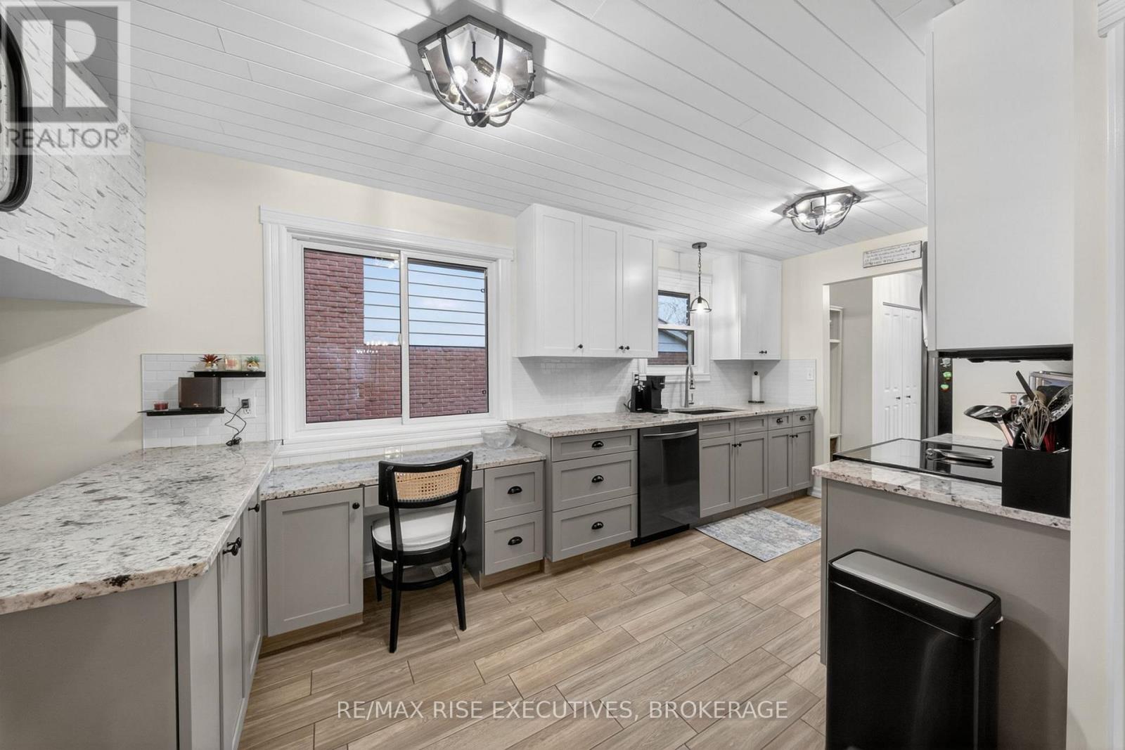 931 LINCOLN DRIVE - 14