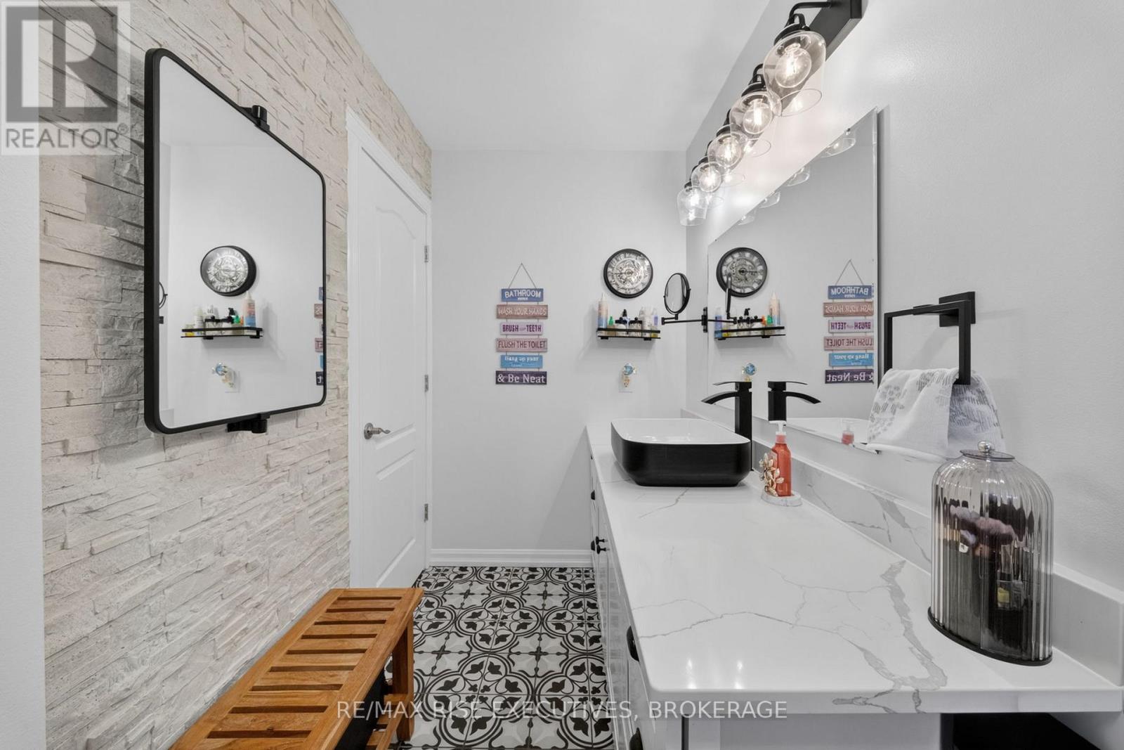 931 LINCOLN DRIVE - 22