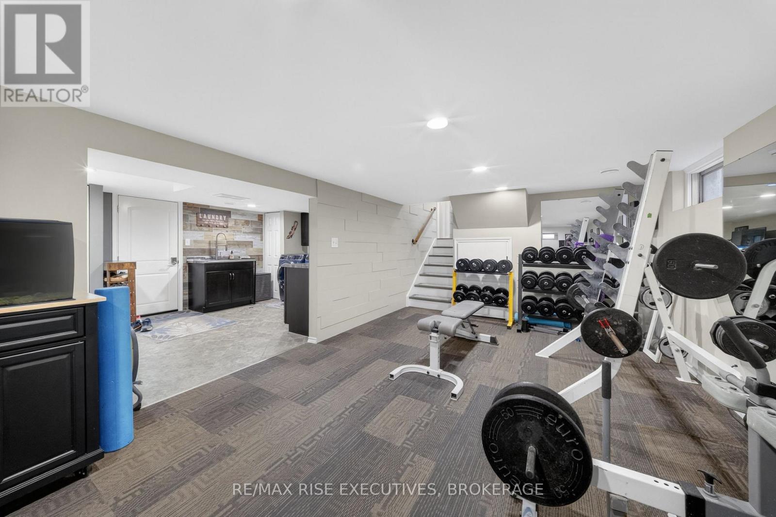 931 LINCOLN DRIVE - 29