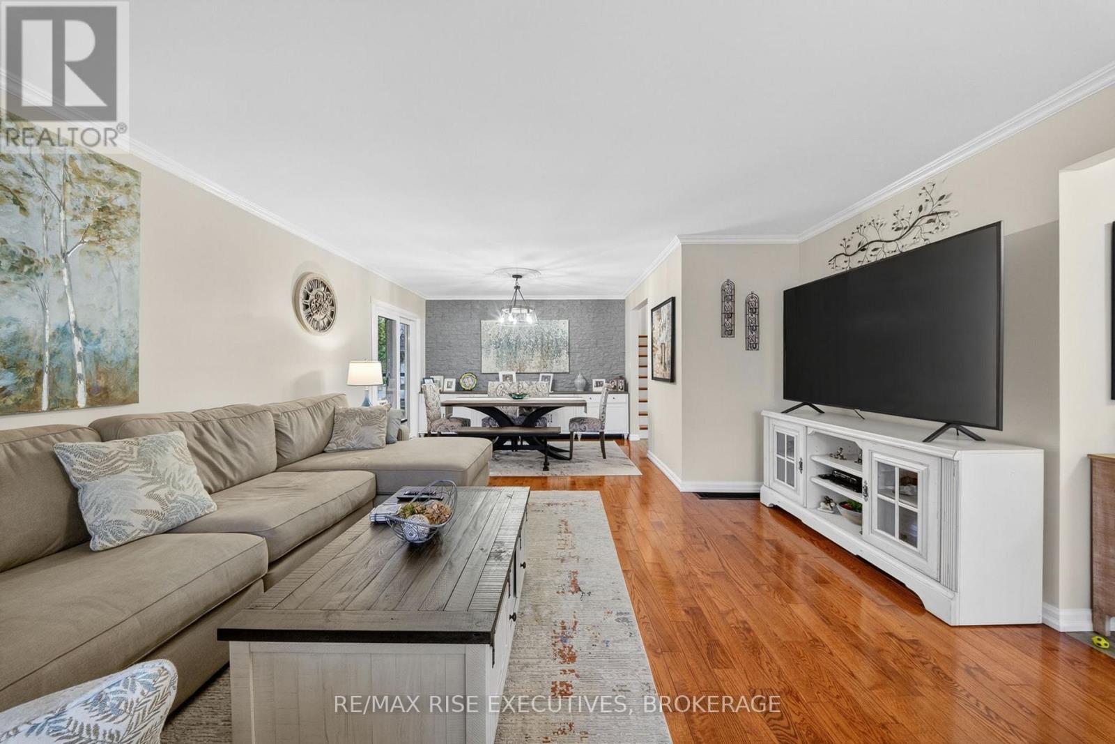 931 LINCOLN DRIVE - 5