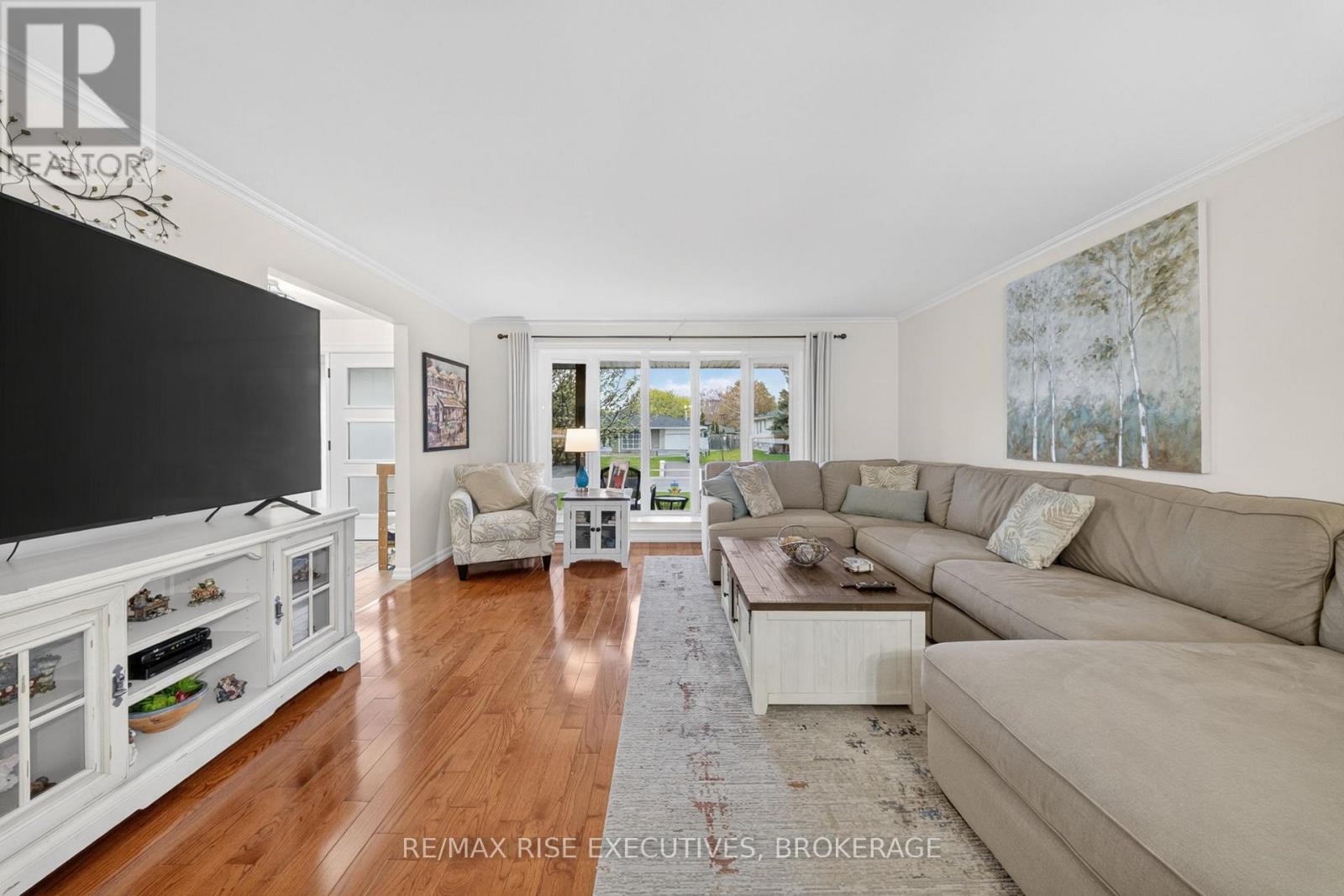 931 LINCOLN DRIVE - 7
