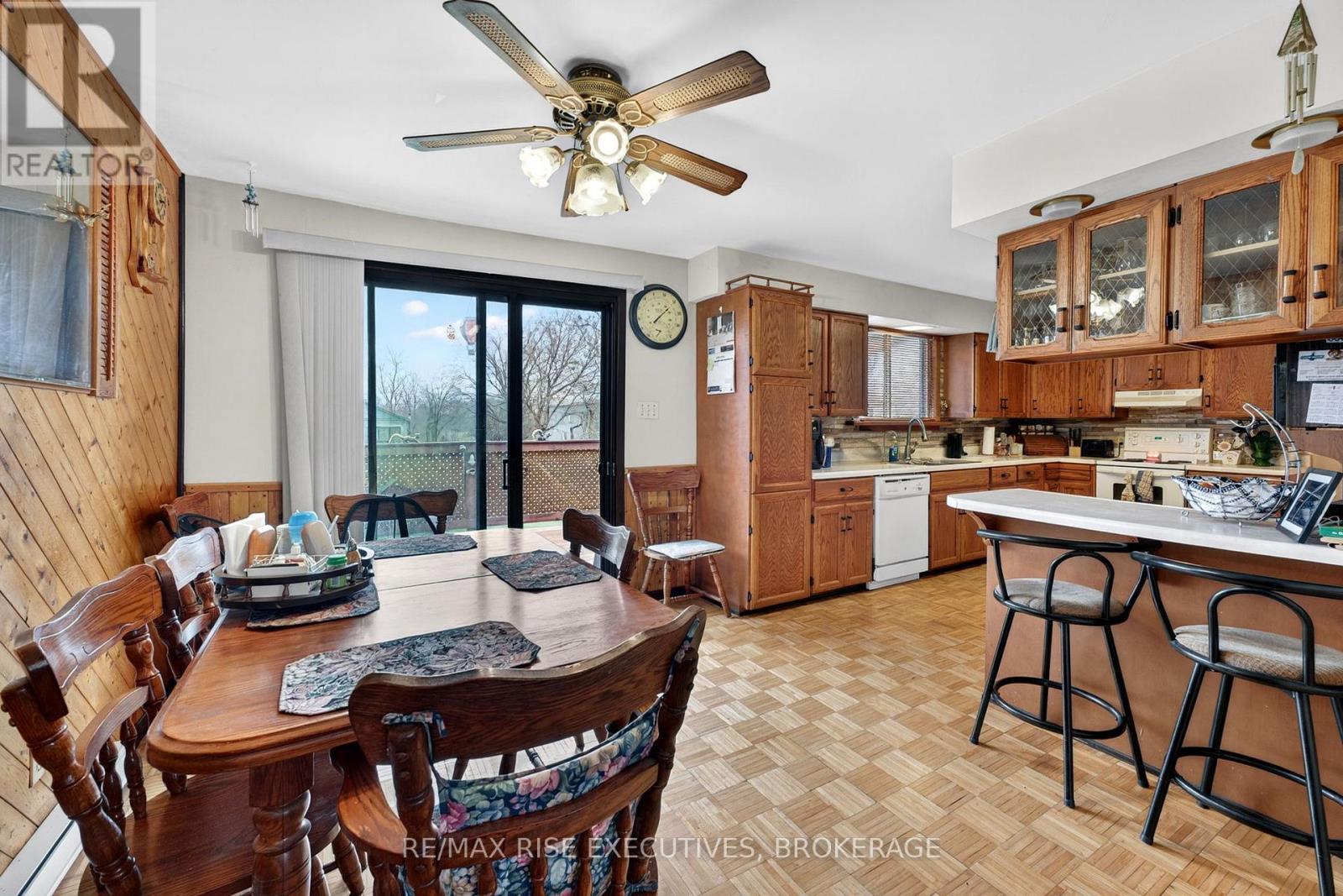 2260 SYDENHAM ROAD - 14