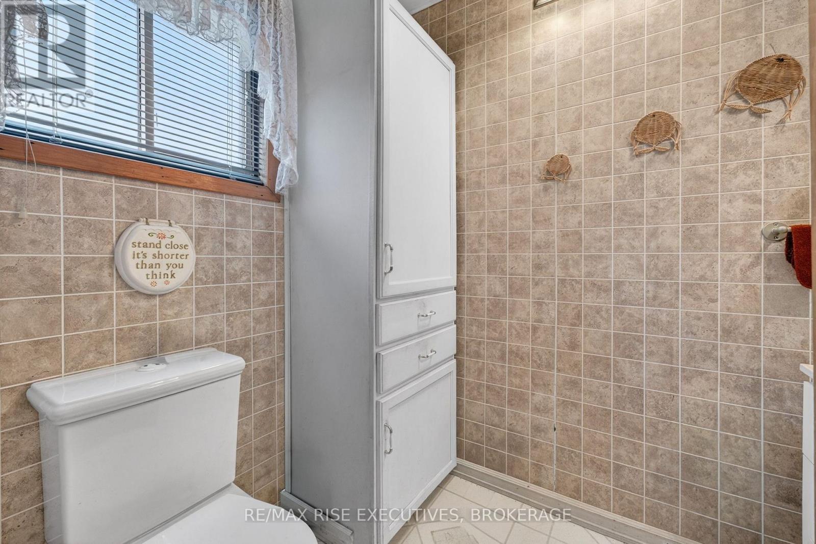 2260 SYDENHAM ROAD - 15