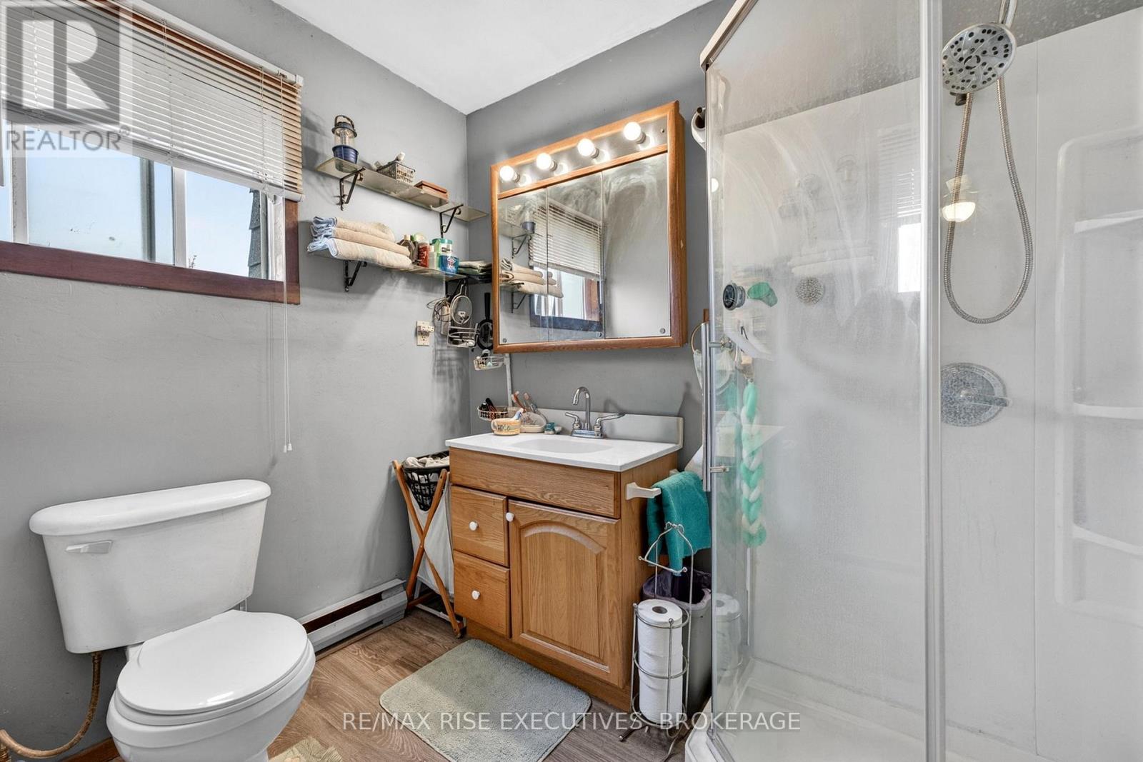 2260 SYDENHAM ROAD - 21