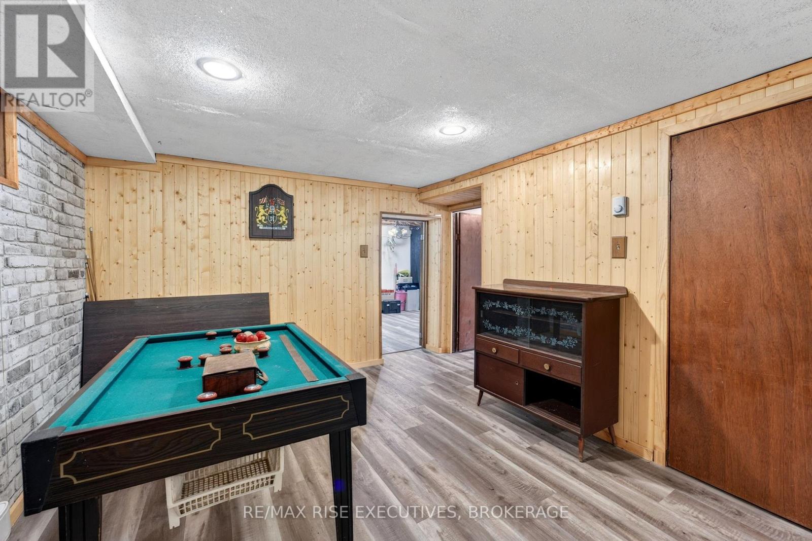 2260 SYDENHAM ROAD - 29