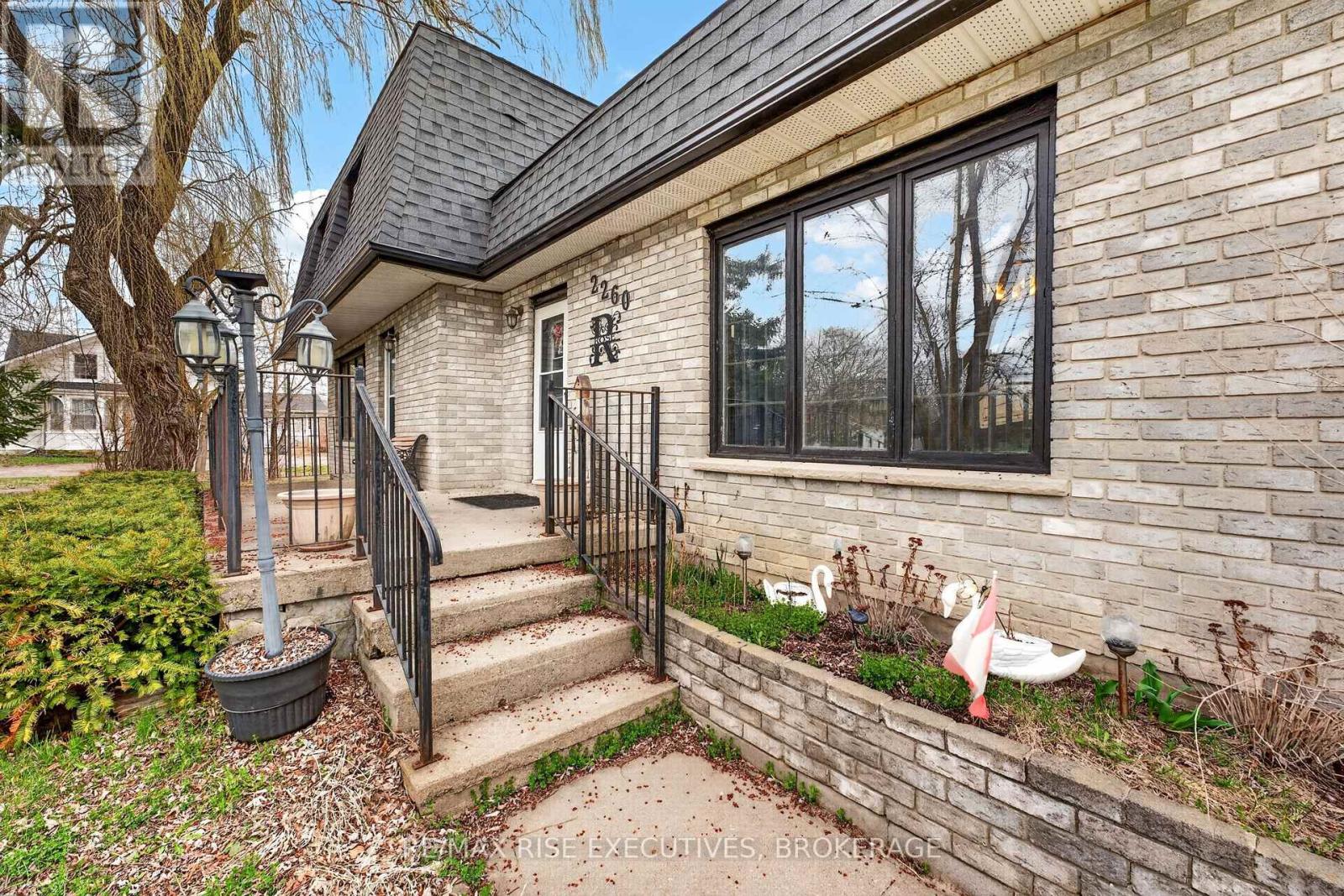 2260 SYDENHAM ROAD - Image 3