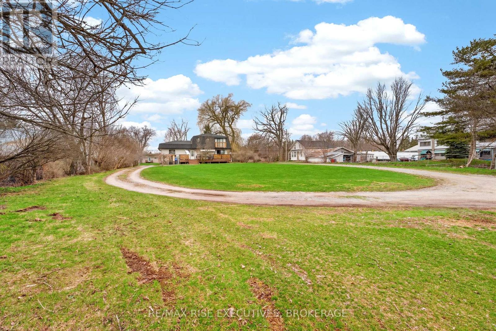 2260 SYDENHAM ROAD - 35