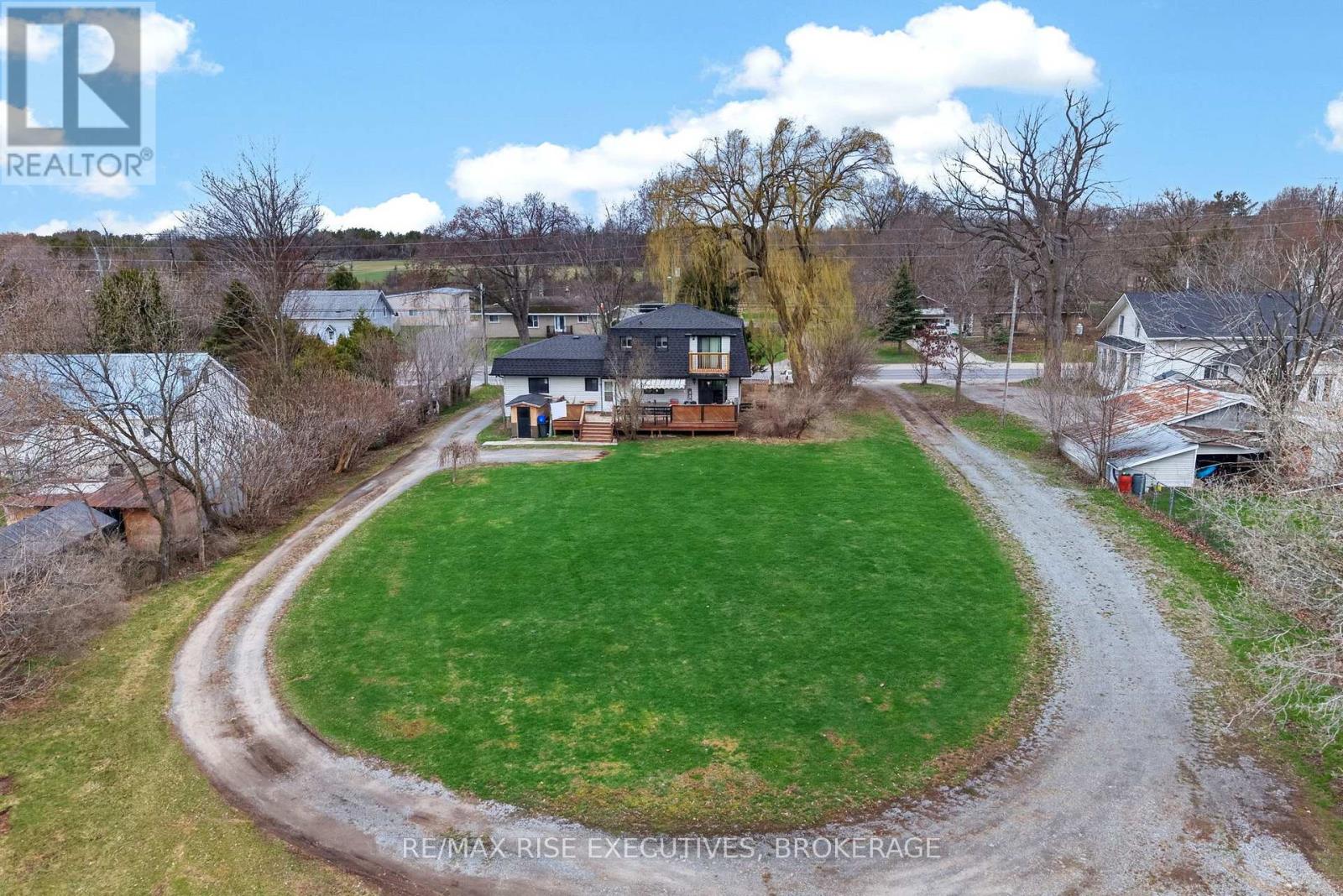 2260 SYDENHAM ROAD - 40