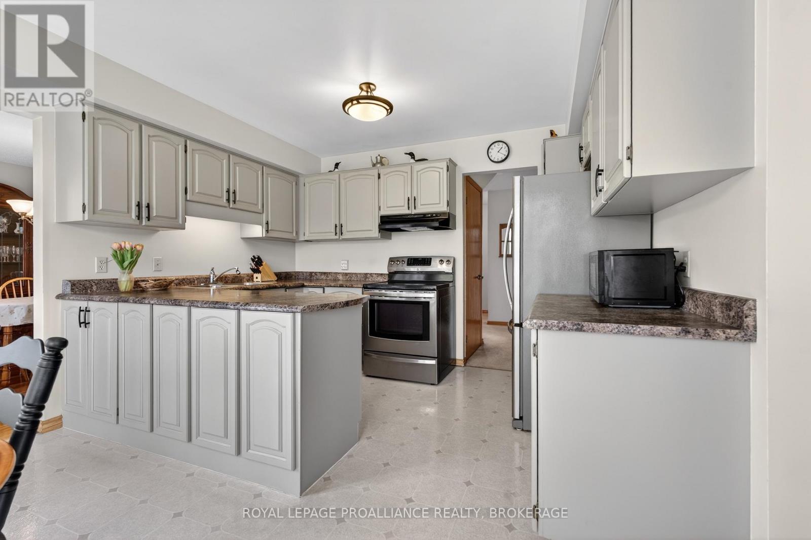 887 CRESTWOOD AVENUE - 11