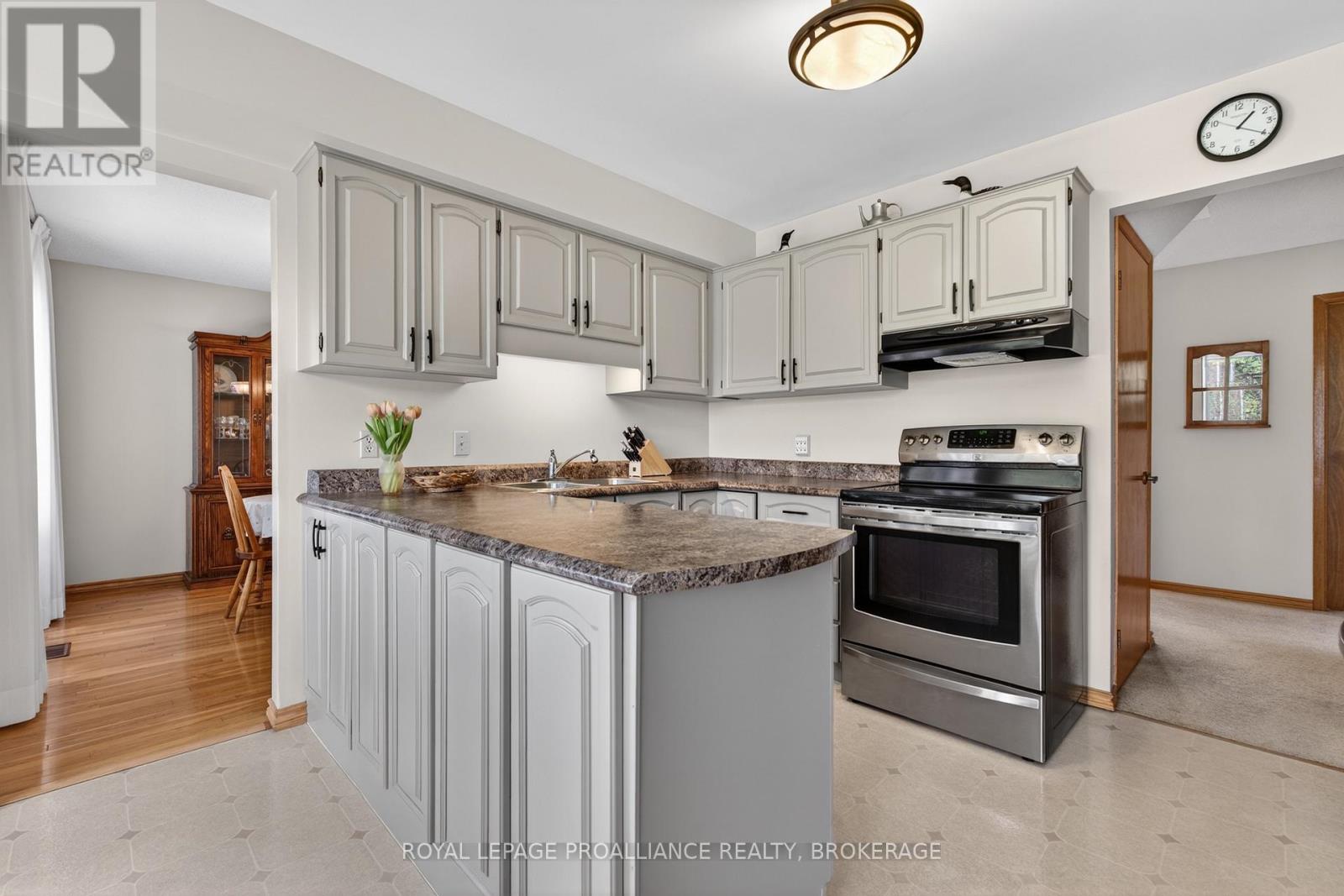 887 CRESTWOOD AVENUE - 12