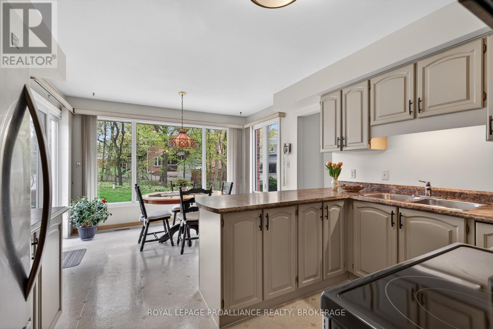 887 CRESTWOOD AVENUE - 14
