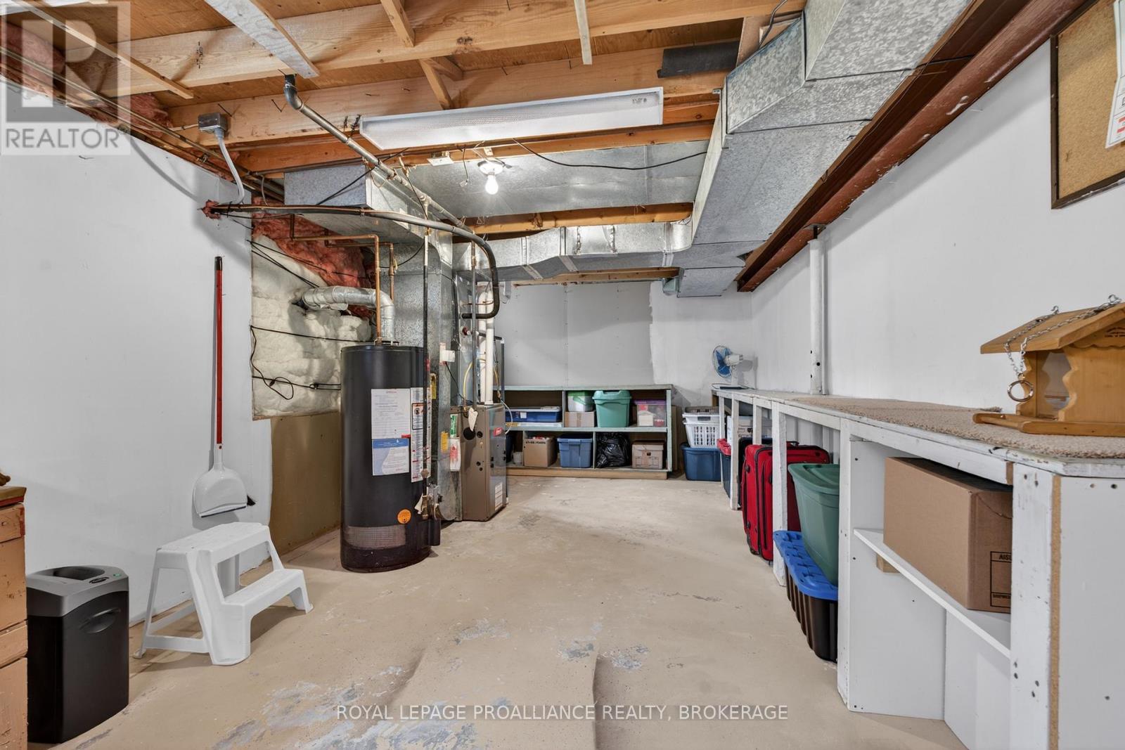 887 CRESTWOOD AVENUE - 34