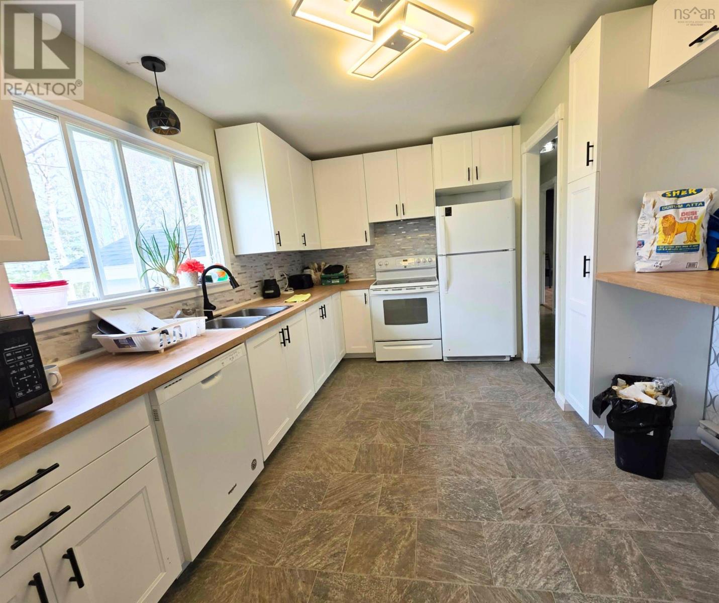70 Glenn Avenue - Image 3