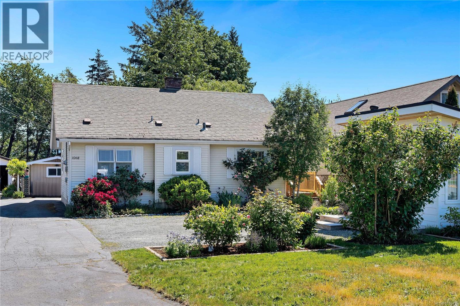 1068 Holmes St - 1