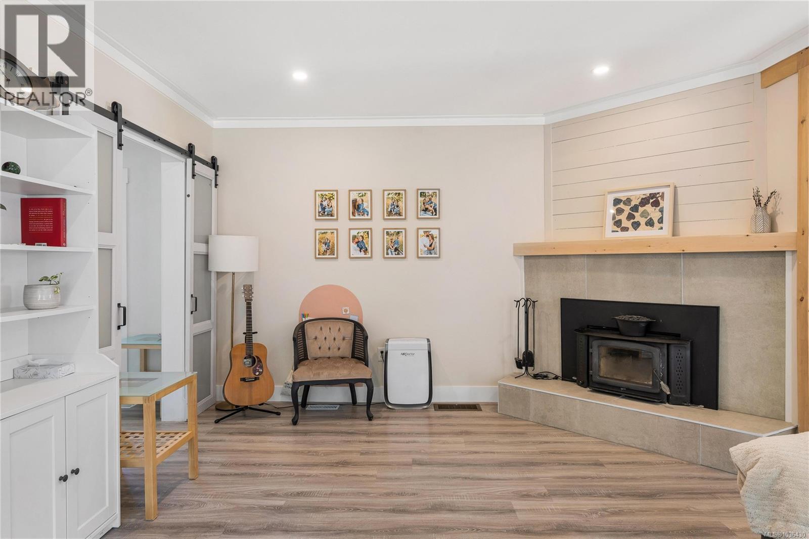 1068 Holmes St - 12
