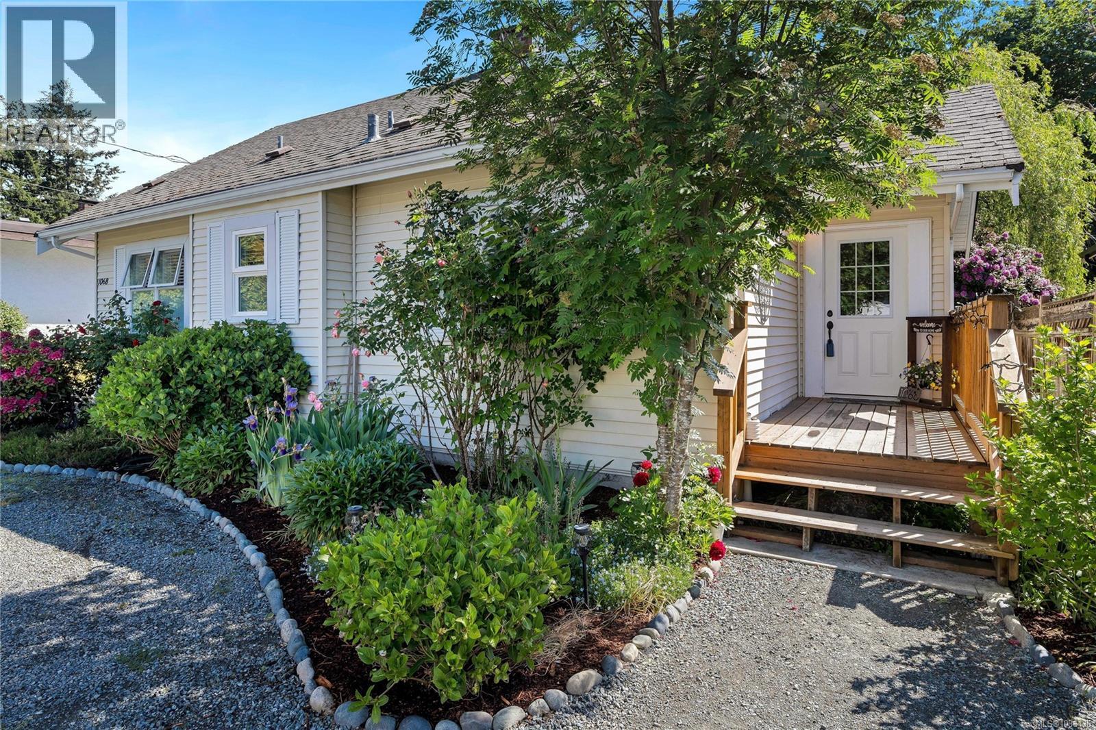 1068 Holmes St - Image 2